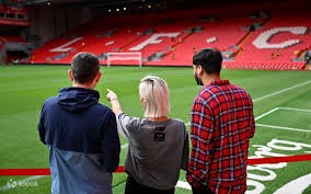 25岁职业球员改行卖肠粉：对中国足球死心了